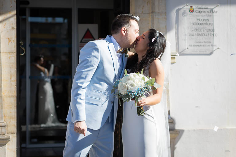 Mariage Yasmin & Romain, Mairie de Cagnes-sur-mer, le baiser