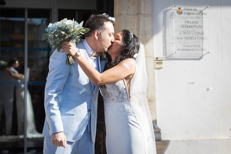 Mariage Yasmin & Romain, Mairie de Cagnes-sur-mer , le baiser